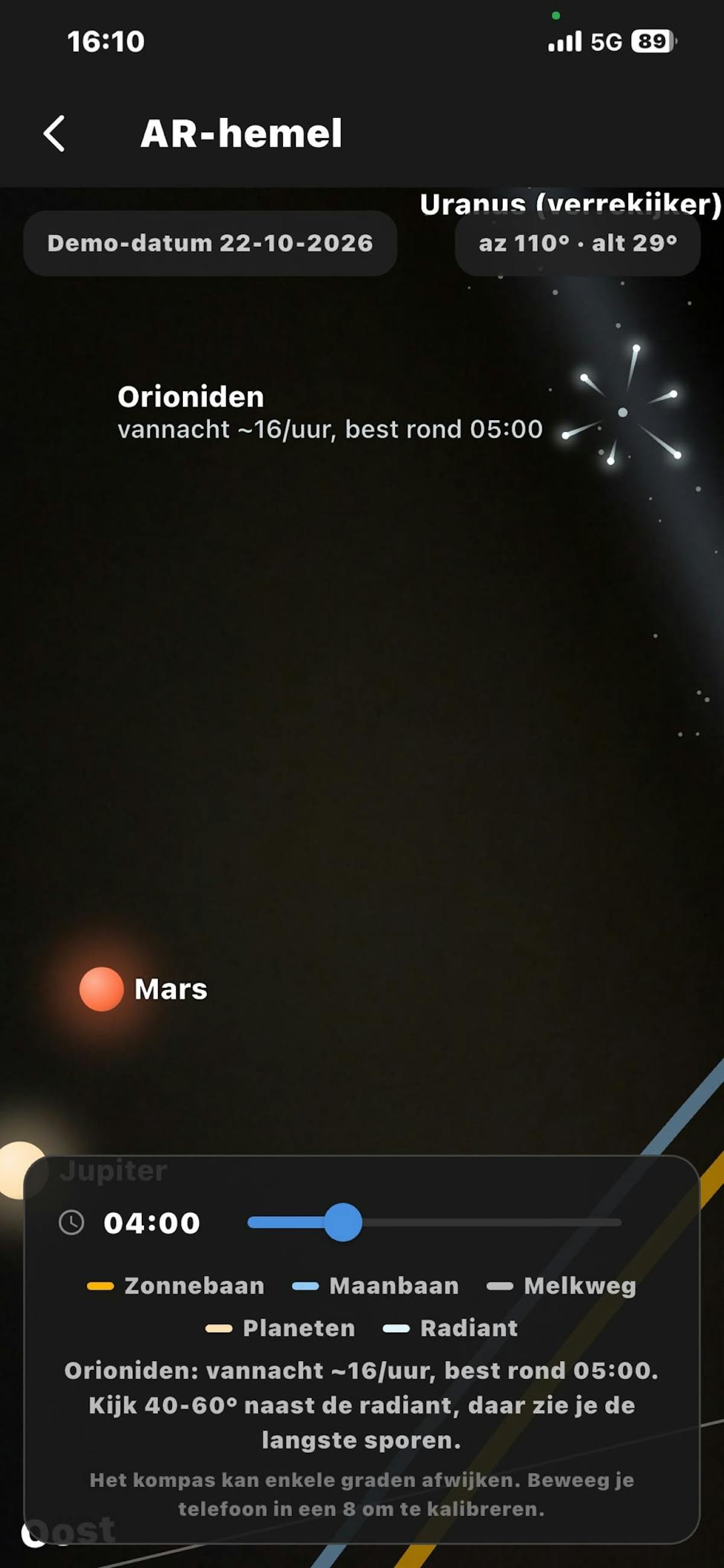 Het AR-kompas op 22 oktober om 04:00: rechtsboven de radiant van de Orioniden, links Mars.